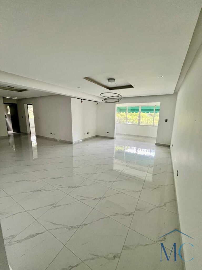 Amplio Apartamento de 3 Habitaciones en Rincón Largo Cercano a PUCMM