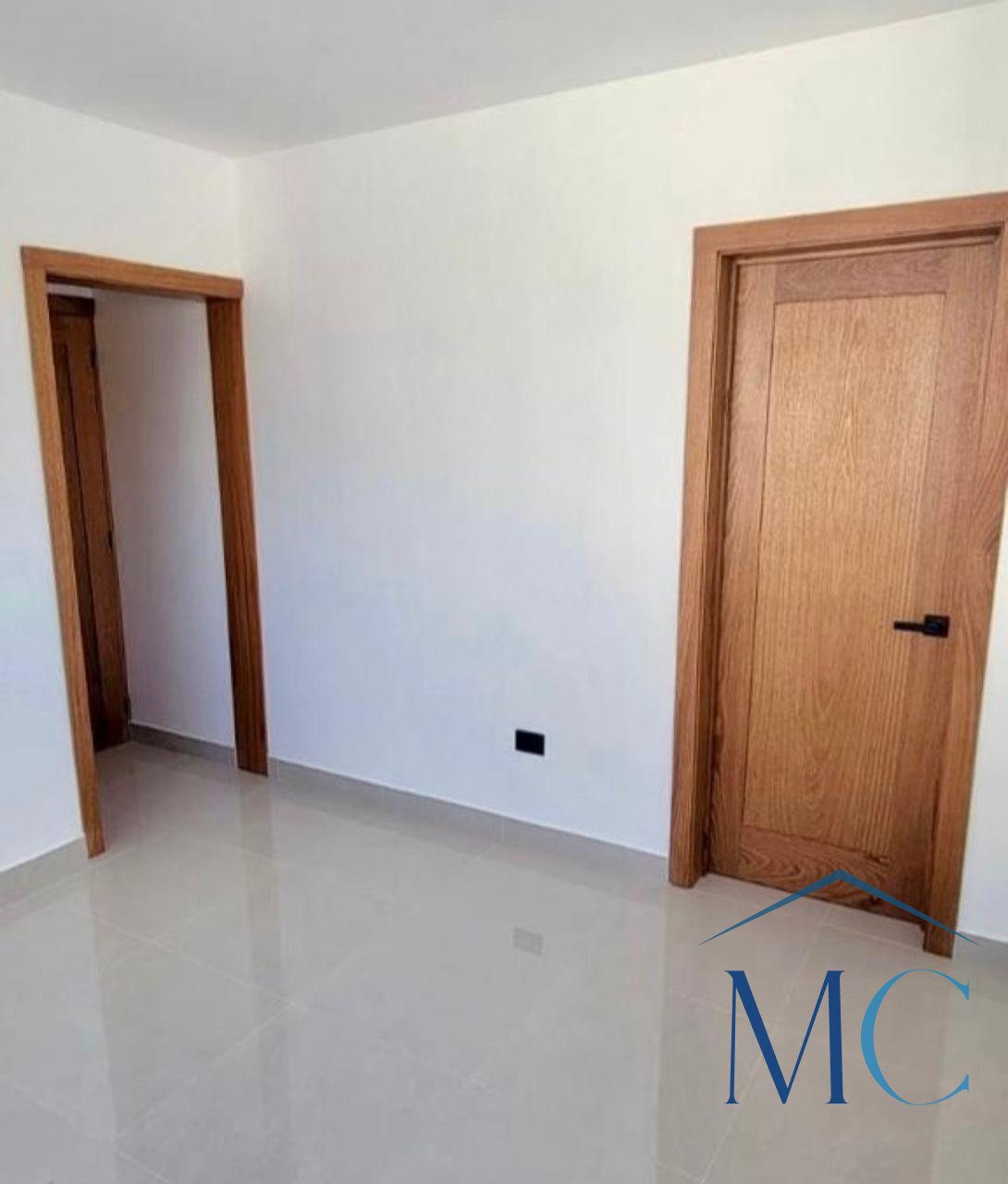 Acogedor Apartamento de 2 Habitaciones con Patio y Terraza Privada - Foto 9