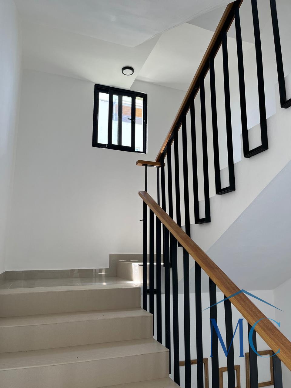 Acogedor Apartamento de 2 Habitaciones con Patio y Terraza Privada - Foto 13
